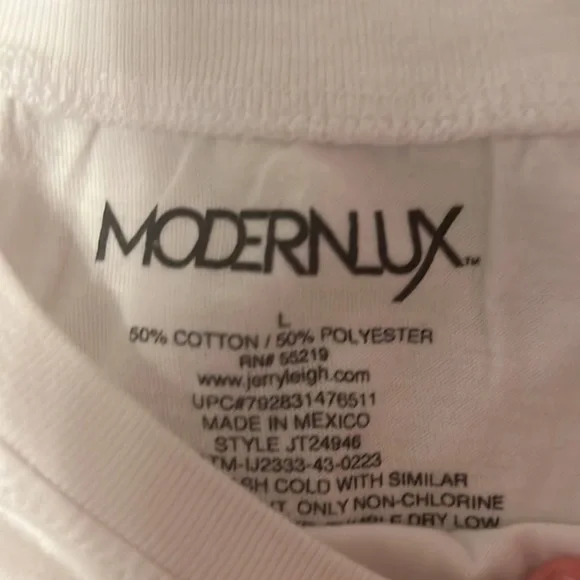 Modern lux white t shirt with horses in center. - Picture 3 of 4